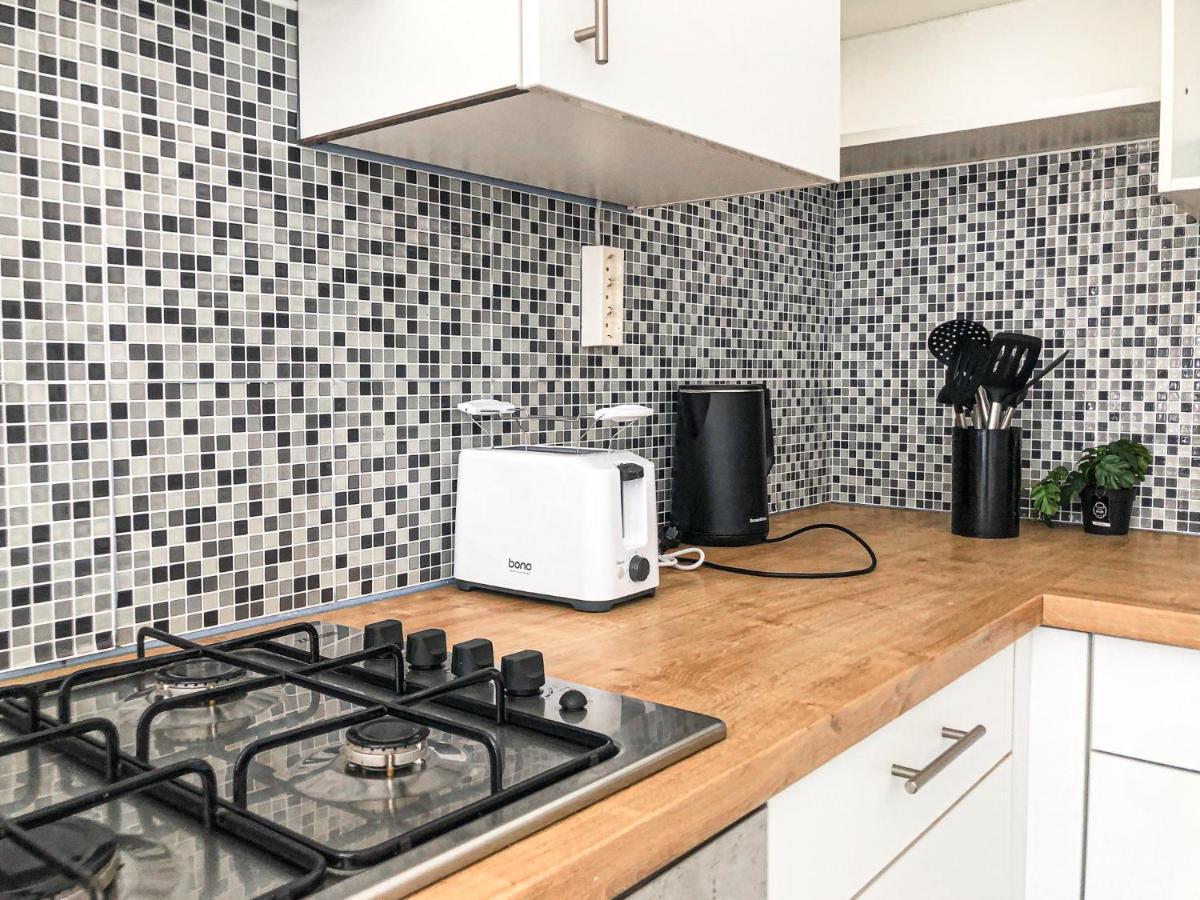 Commodious 2Br Apt. Near Akh-Perfect For Groups Viena Exterior foto